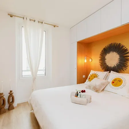 Modern 2 Bedroom Overlooking Old Port Apartamento