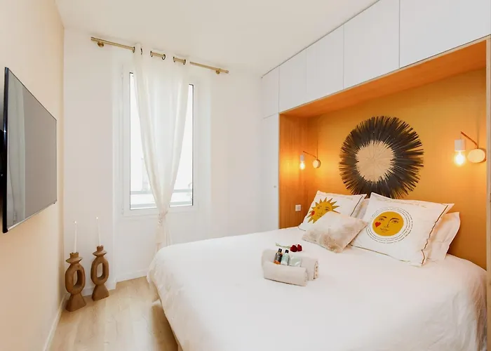 Modern 2 Bedroom Overlooking Old Port Lägenhet