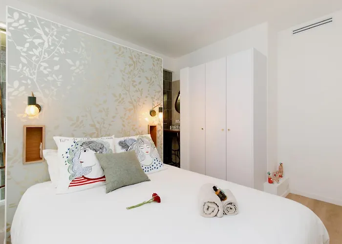 Daire Modern 2 Bedroom Overlooking Old Port