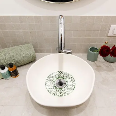 Modern 2 Bedroom Overlooking Old Port Lejlighed *